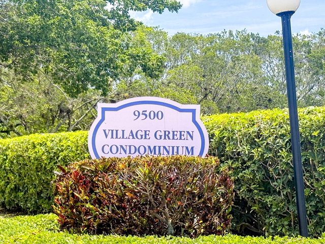 Village Green Condo photo 2
